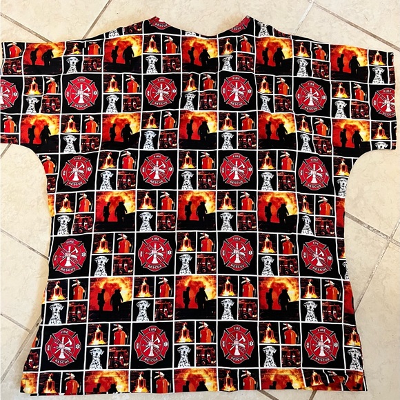 Scrub Top Custom Firefighter XS NWOT - Picture 3 of 6